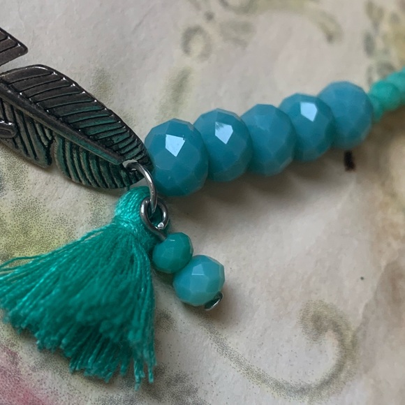 NEW Turquoise Color Faceted Glass Beaded Silver Plated Feather Woman’s Necklace - Picture 6 of 7